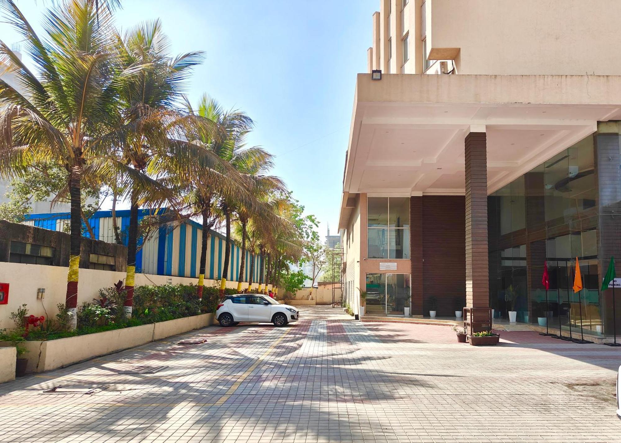 The Altruist Business Hotel Kharadi Pune Luaran gambar